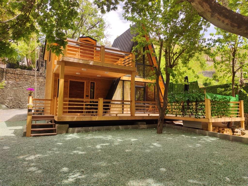 دوخوابه عمارت چوبی دکتر