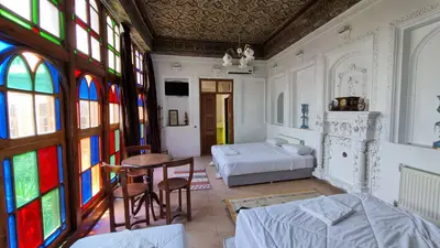 اقامتگاه سنتی طاها - واحد حافظ 101