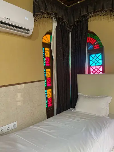 اقامتگاه سنتی نیایش - واحد سه تخته 401