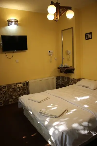 بومگردی خانه باغ ایرانی - واحد حسین پناهی