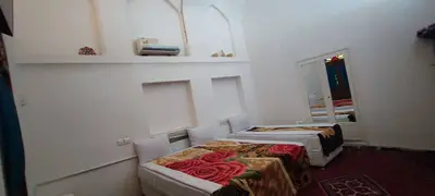 اقامتگاه سنتی ثنا - واحد سه تخته