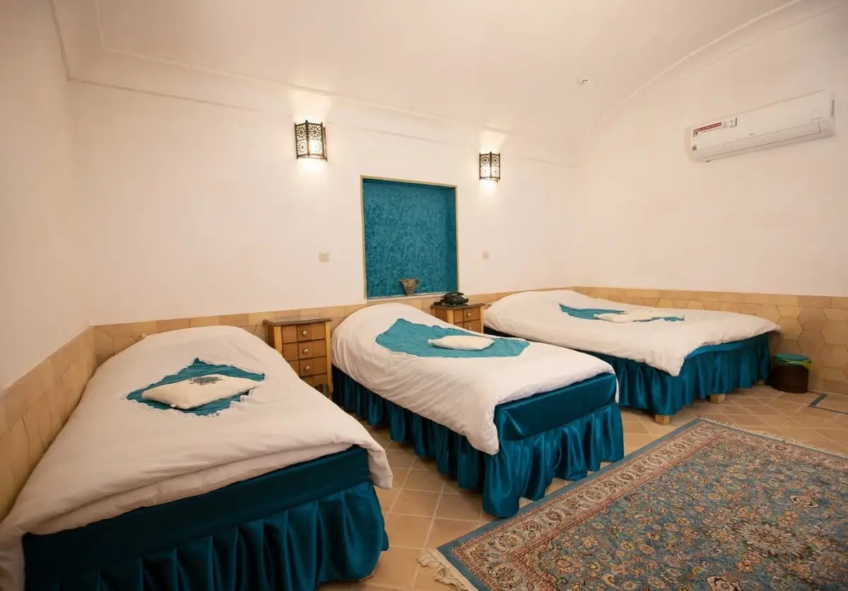 اقامتگاه سنتی بابا افضل - واحد مخمل