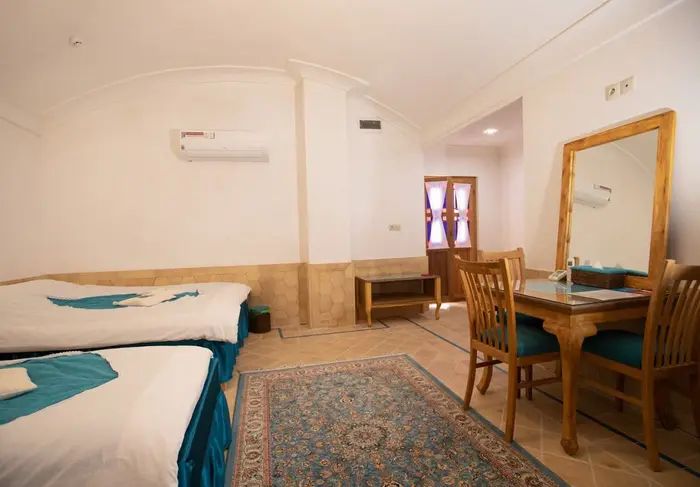 اقامتگاه سنتی بابا افضل - واحد مخمل