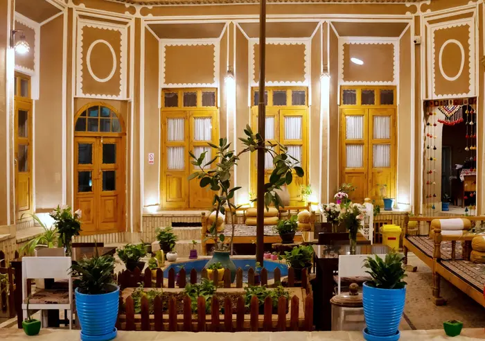 بوم گردی دلخش - واحد 5 تخته پستهای