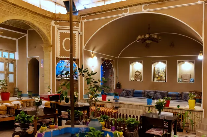 بوم گردی دلخش - واحد سنتی 105