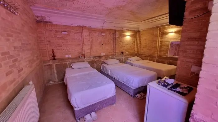 اقامتگاه سنتی طاها - واحد باباکوهی 104