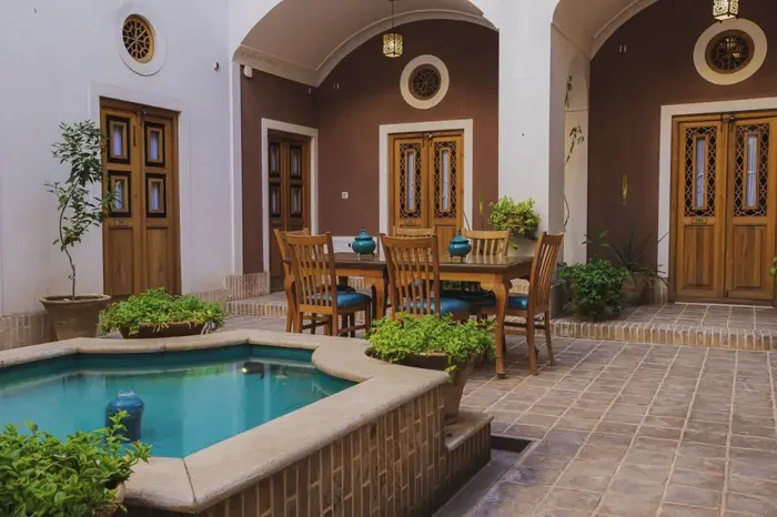 اقامتگاه سنتی بابا افضل - واحد فیروزه