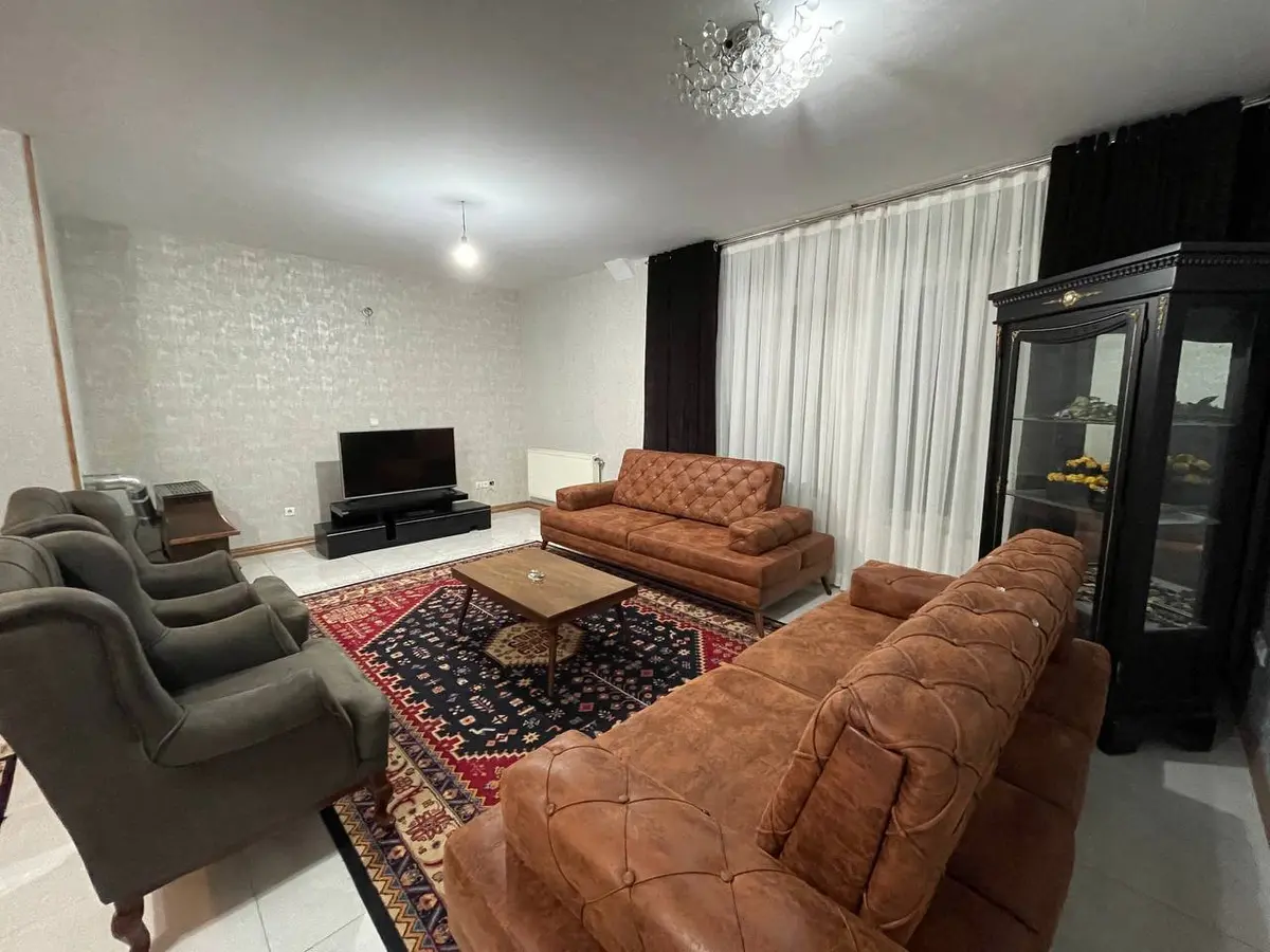 آپارتمان لئو ١ - واحد ٣