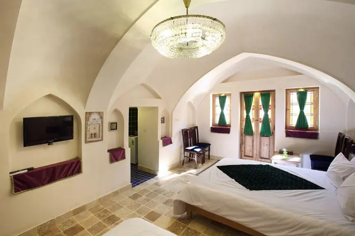 اقامتگاه سنتی خانه ادیب - واحد سوئیت چهارتخته