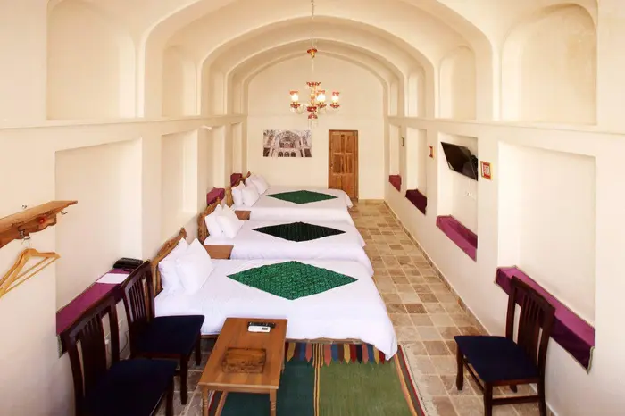 اقامتگاه سنتی خانه ادیب - واحد چهارتخته ۲