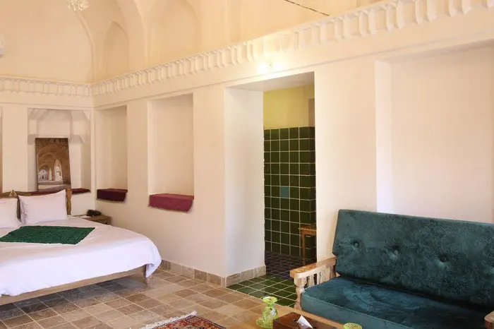 اقامتگاه سنتی خانه ادیب - واحد سه تخته شاه نشین