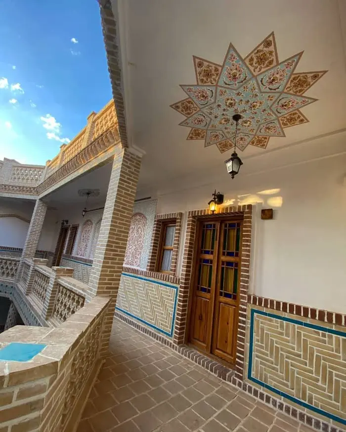 بوم گردی دیاوا - واحد فرش 1 - راهروی ورودی اتاق