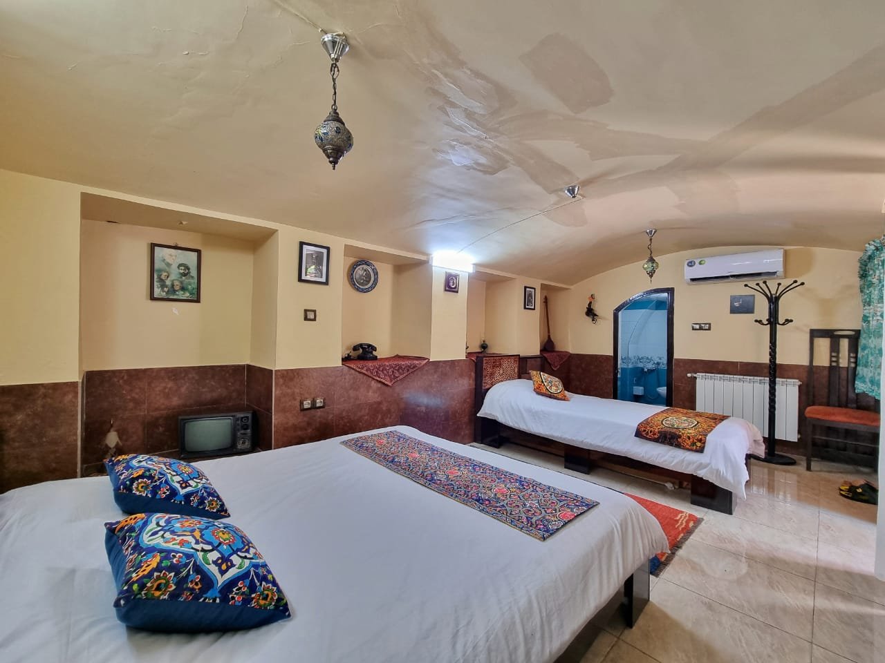 سهراب - واحد فروغ