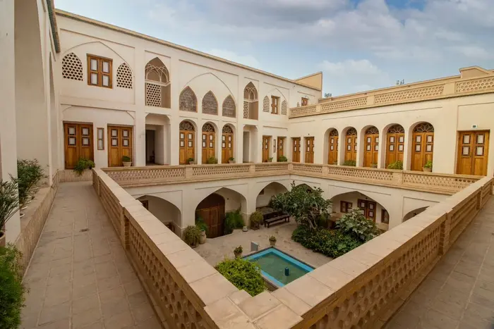 اقامتگاه سنتی احسان  واحد سه تخته خلوت سرا ۱۰۷