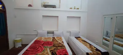 اقامتگاه سنتی ثنا - واحد سه تخته