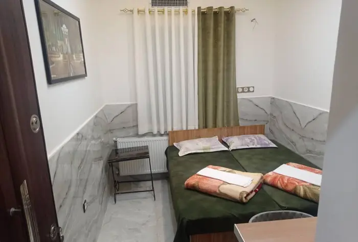 مسافرخانه نارنجستان - واحد دوتخته ۲