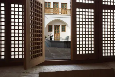 اقامتگاه سنتی خانه ادیب - واحد چهارتخته ۲