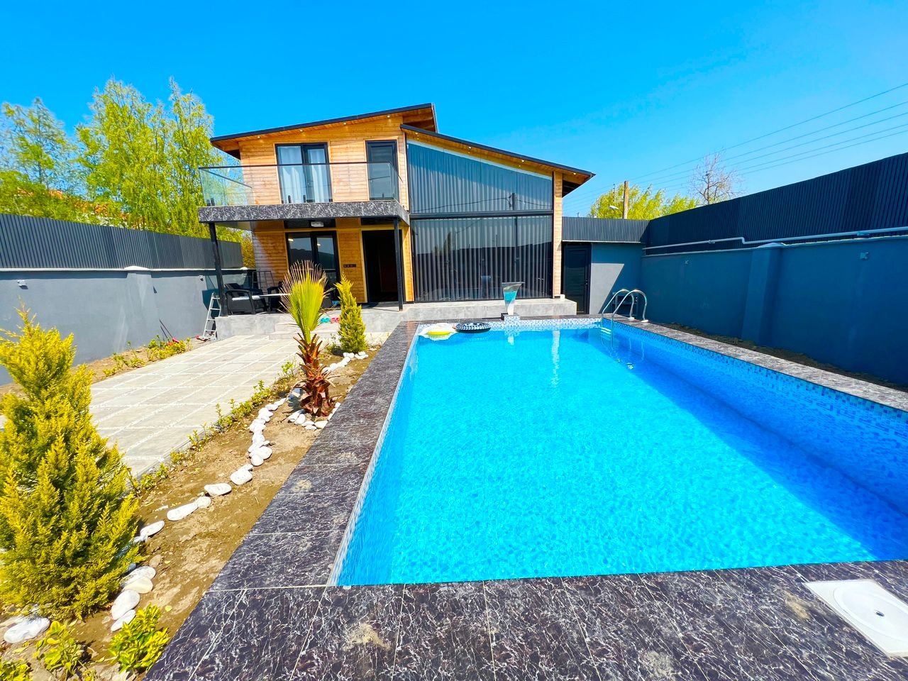 دوخوابه چوبی استخردار آبگرم لیانا