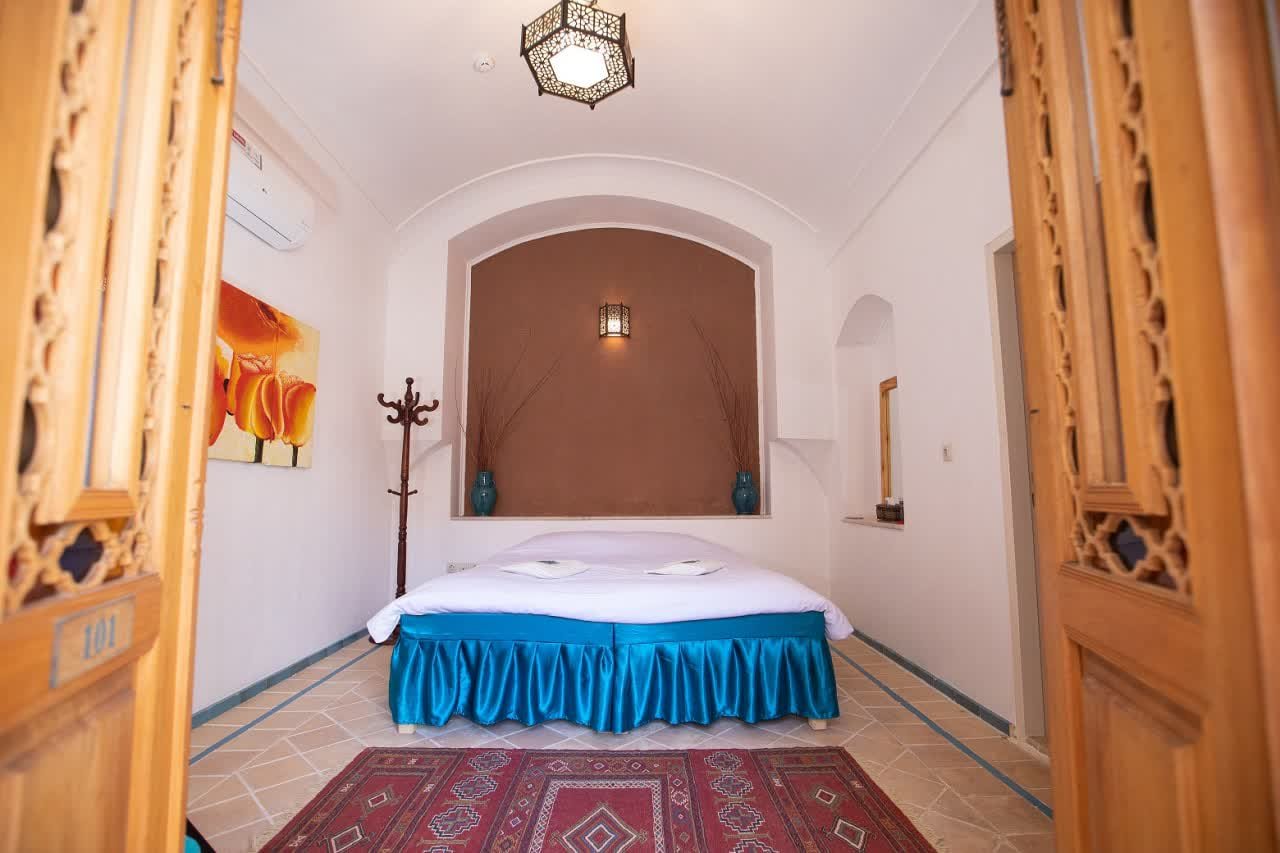 اقامتگاه سنتی بابا افضل - واحد تار و تنبور