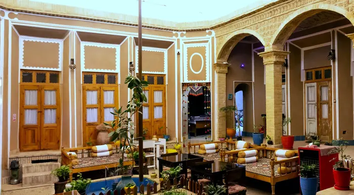 بوم گردی دلخش - واحد 5 تخته پستهای