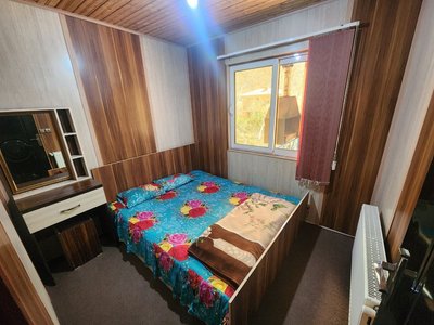 کلبه دوخوابه چوبی لب رودخانه 5