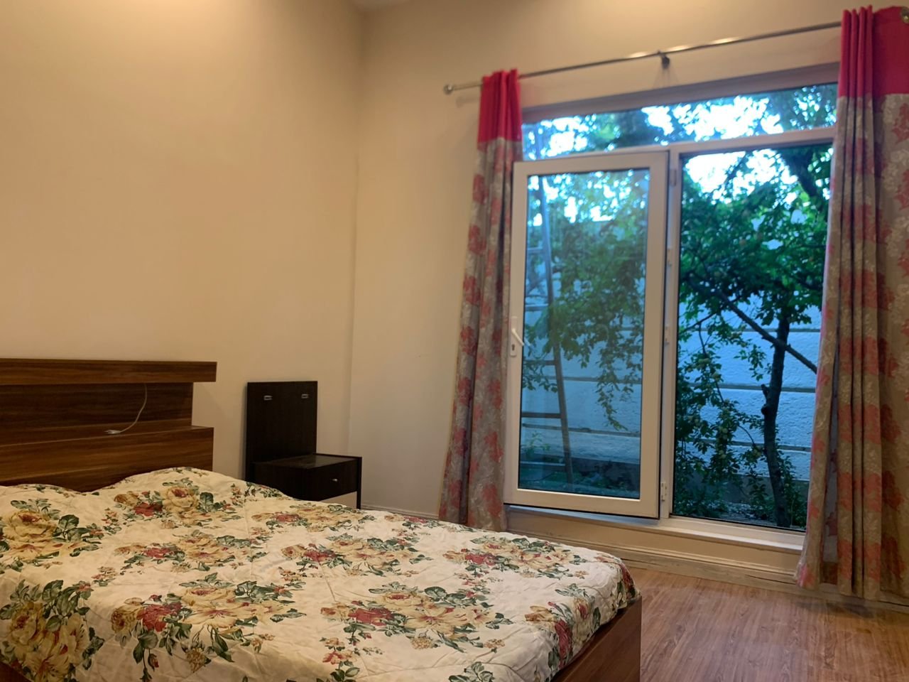 سه خوابه استخردار آبگرم تهراندشت 4