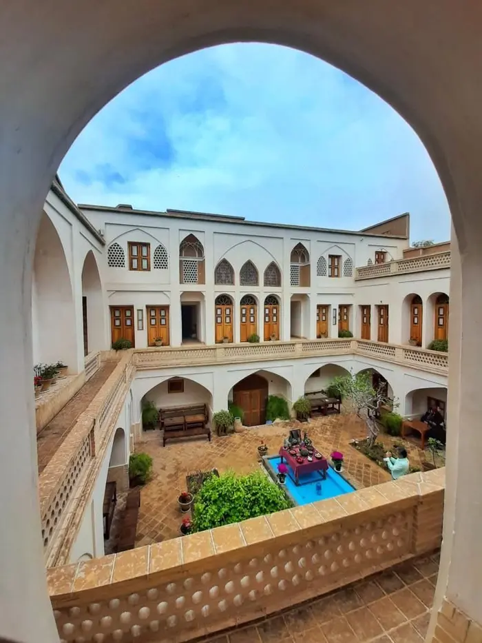 اقامتگاه سنتی احسان واحد دوتخته گوشواره ۱۰۱