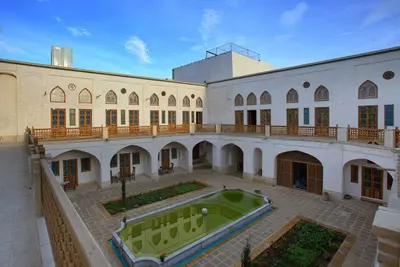 اقامتگاه سنتی خانه ادیب - واحد تویین ۲