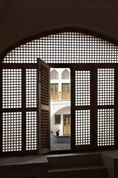 اقامتگاه سنتی خانه ادیب - واحد چهارتخته ۲