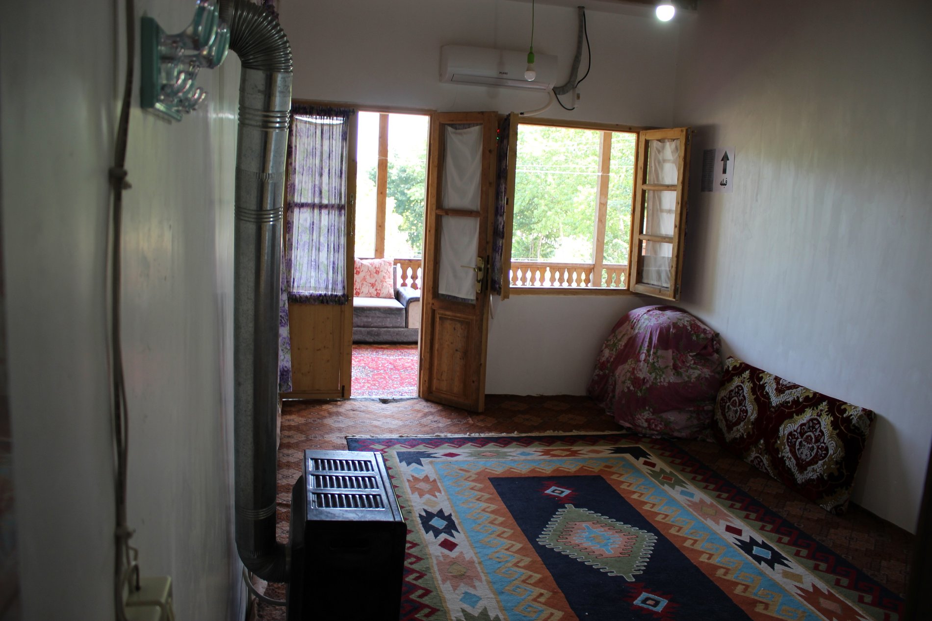 بوم گردی شاه ماهی - واحد استخر ۲