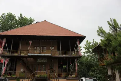 بومگردی حاج رضا - واحد پایین خانه