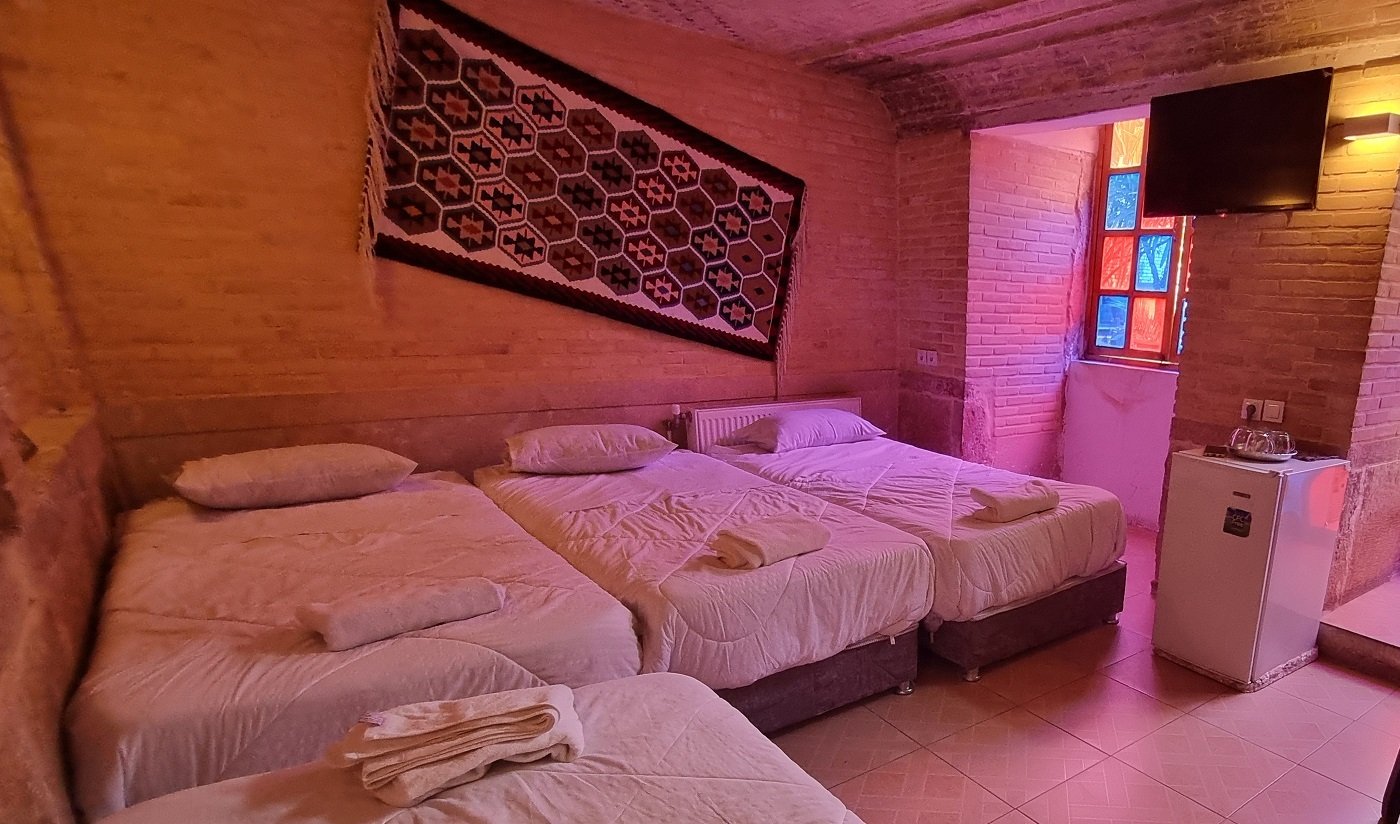 اقامتگاه سنتی طاها - واحد شوریده 103