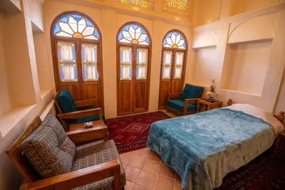 اقامتگاه سنتی احسان  واحد سه تخته شاه نشین ۱۰۵