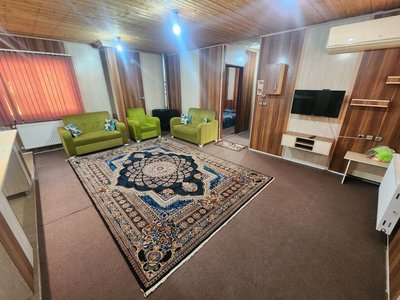 کلبه دوخوابه چوبی لب رودخانه 5