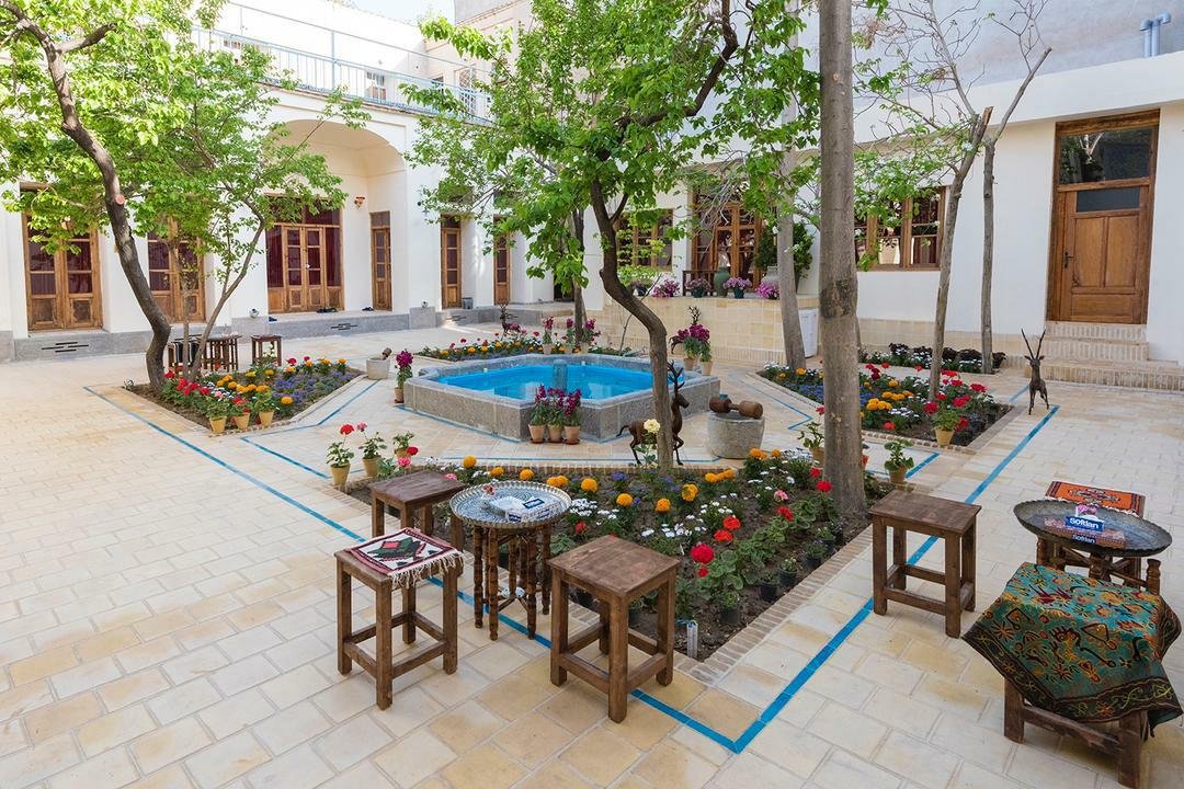 هاستل ماه بی بی - واحد خوابگاهی آقایان