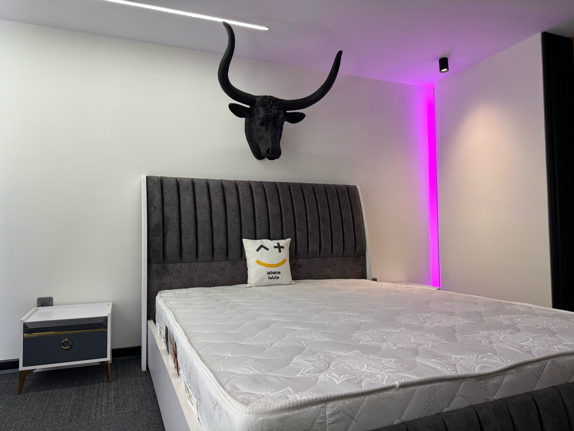 یک خوابه جکوزی دار اشرفی اصفهانی 1