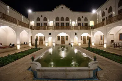 اقامتگاه سنتی خانه ادیب - واحد تویین ۲