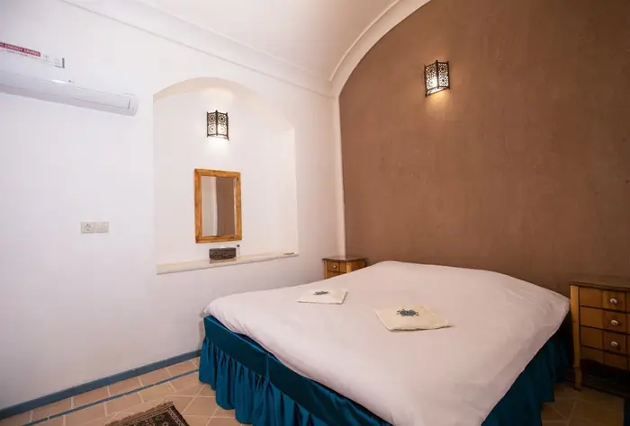 اقامتگاه سنتی بابا افضل - واحد ویونا و وارونا