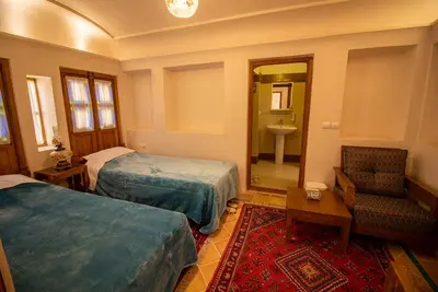 اقامتگاه سنتی احسان  واحد دوتخته خاتون نشین ۱۰۴