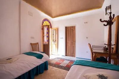 اقامتگاه سنتی بابا افضل - واحد نارنج