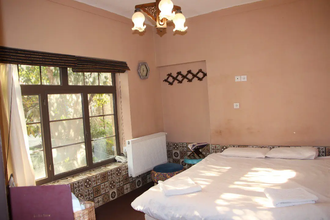 بوم گردی خانه باغ ایرانی - واحد نیما یوشیج