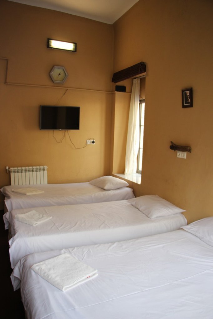 خانه باغ ایرانی - واحد احمد شاملو