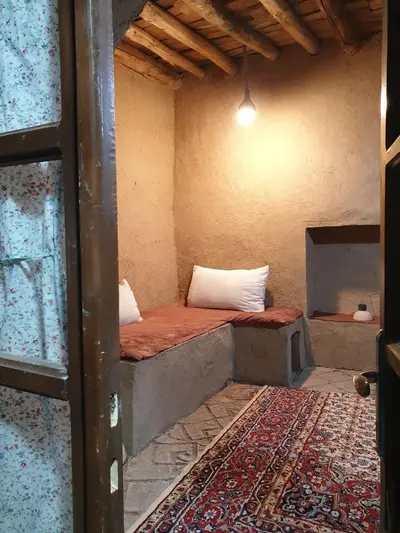 بومگردی قلعه تاریخی کریم خان - واحد شجاع ۹