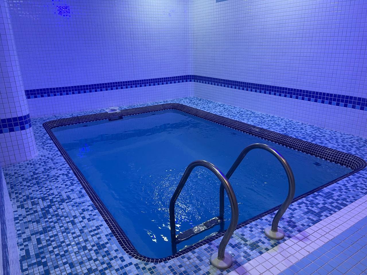 چهارخوابه استخردار آبگرم مرجان