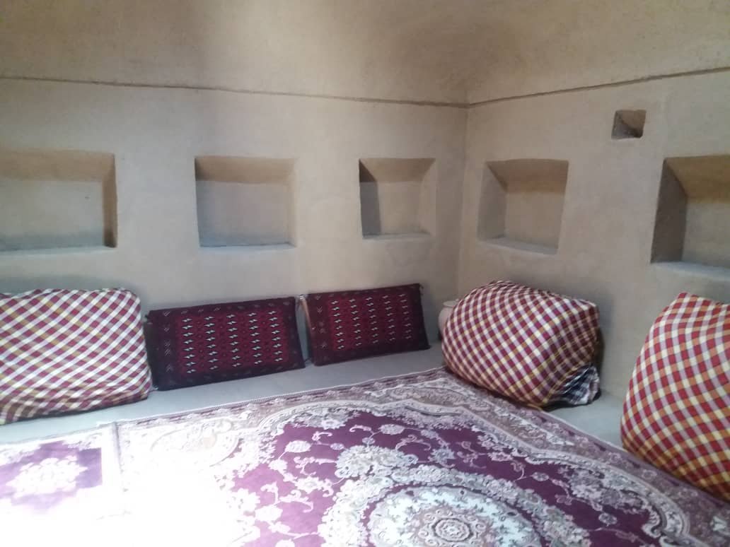 بوم گردی وانیا - واحد زمین