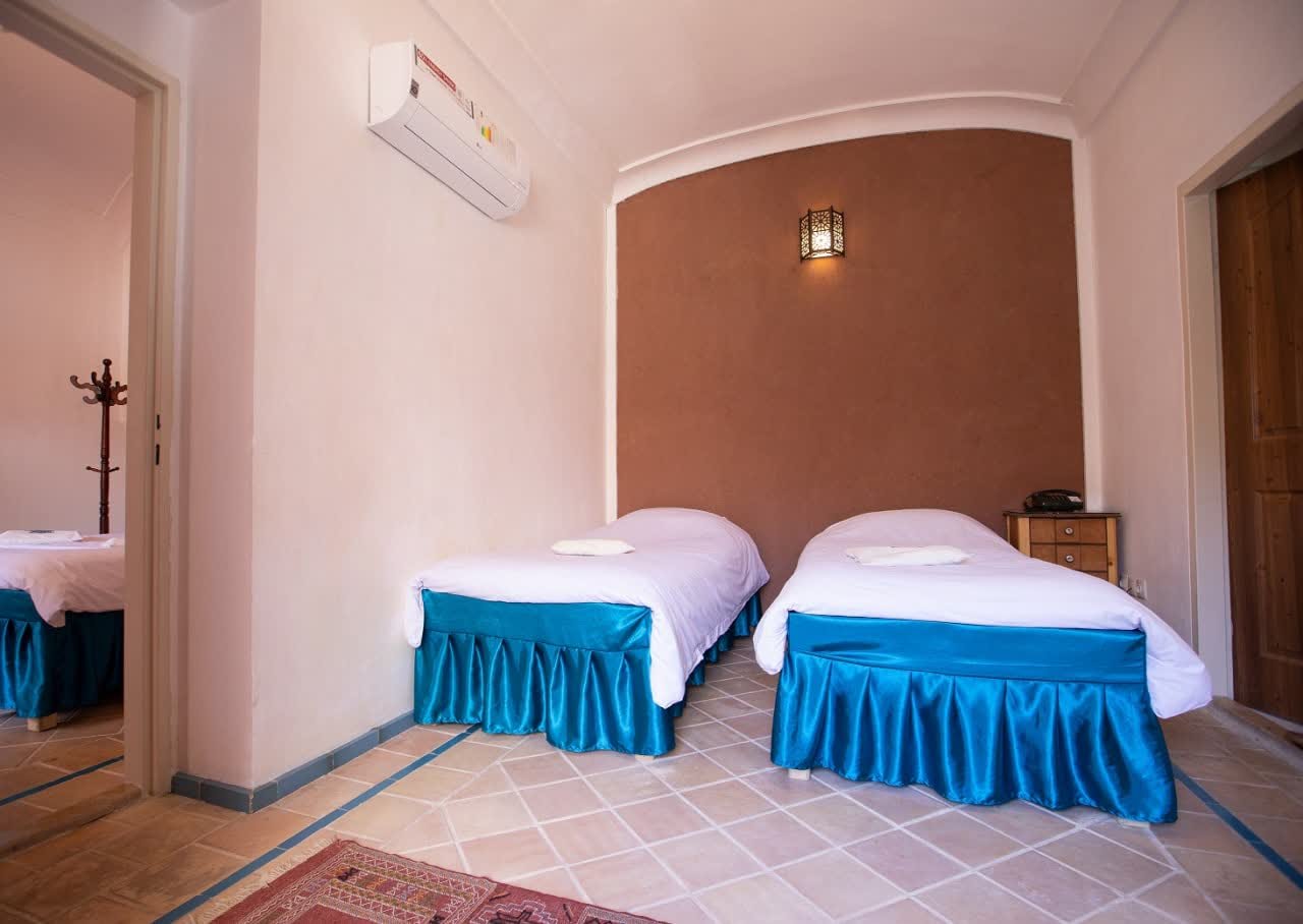 اقامتگاه سنتی بابا افضل - واحد تار و تنبور