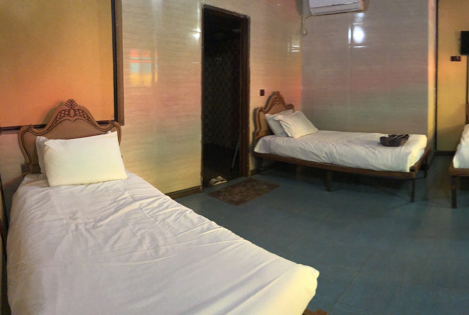 اقامتگاه سنتی نیایش - واحد چهارتخته 110