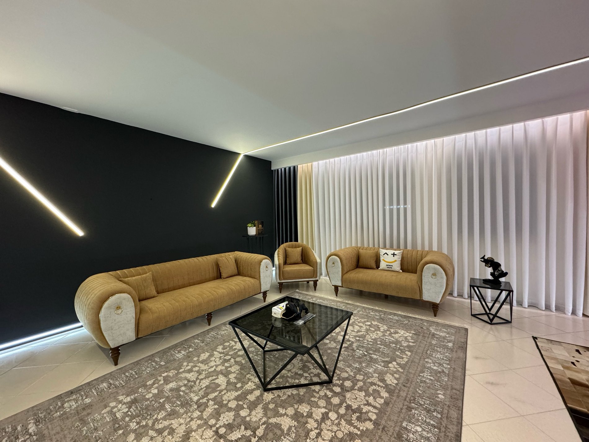 آپارتمان یک خوابه جکوزی دار اشرفی اصفهانی 2