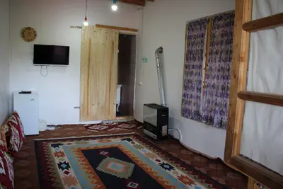 بومگردی شاه ماهی - واحد استخر ۲