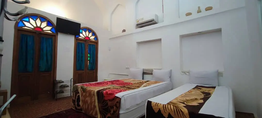 اقامتگاه سنتی ثنا - واحد سه تخته